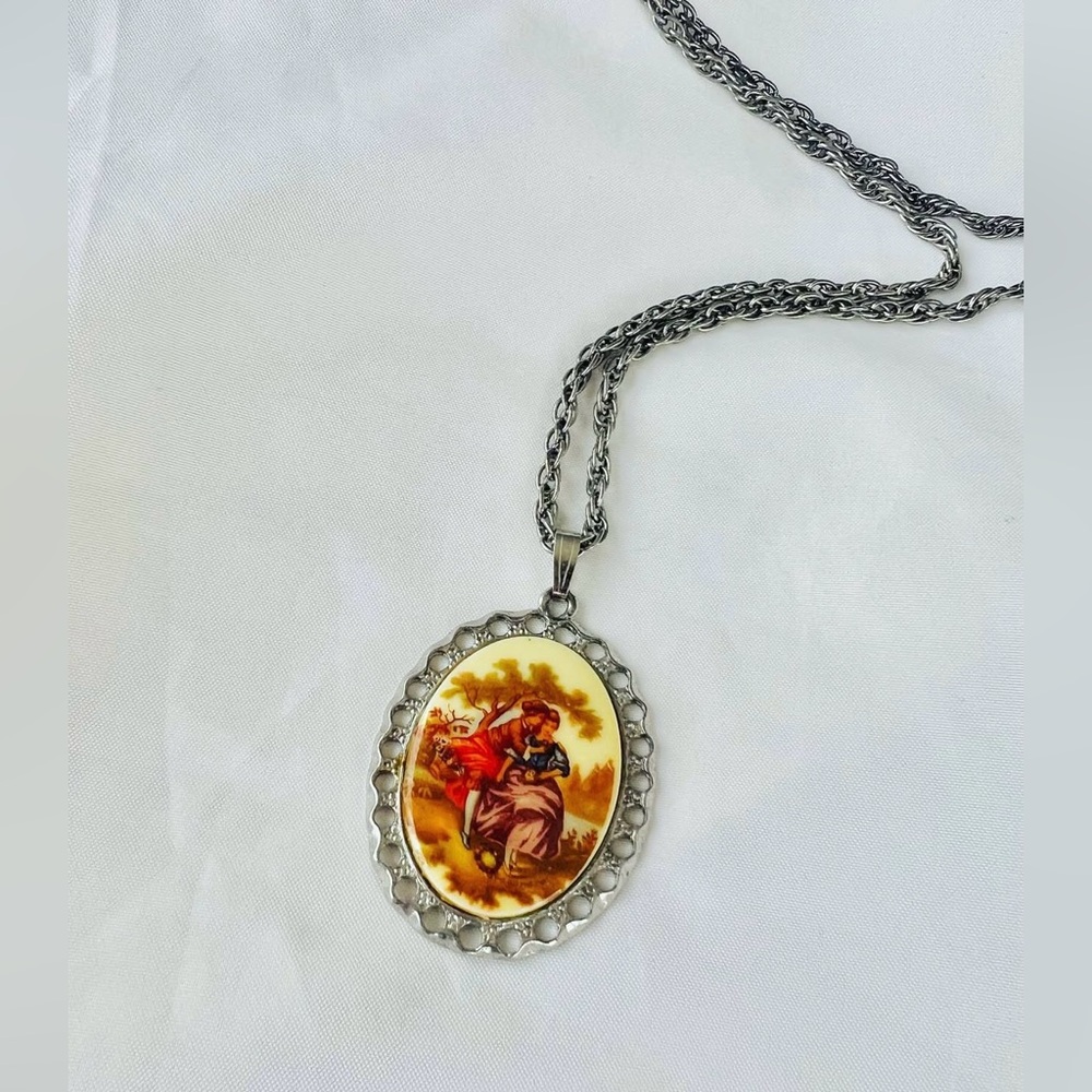 Vintage Victorian Couple Cameo Necklace